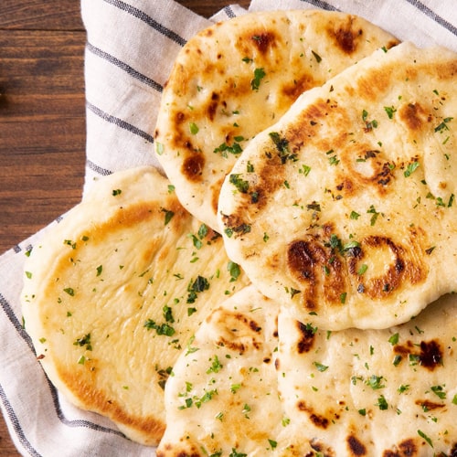 Garlic Naan – Tandoori Naan with Garlic Flavor